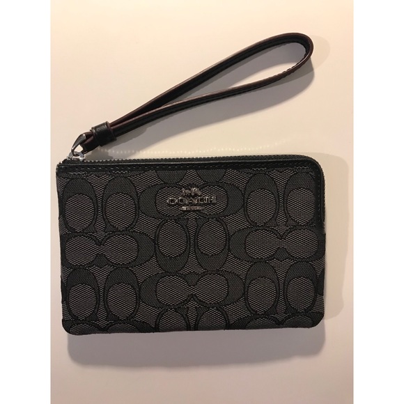 Coach Small Wristlet - Picture 5 of 10